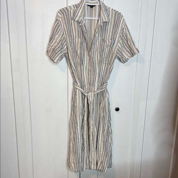 Banana Republic Dresses & Skirts - Banana Republic Beige and Blue Striped Midi Dress - Linen Blend with pockets - M